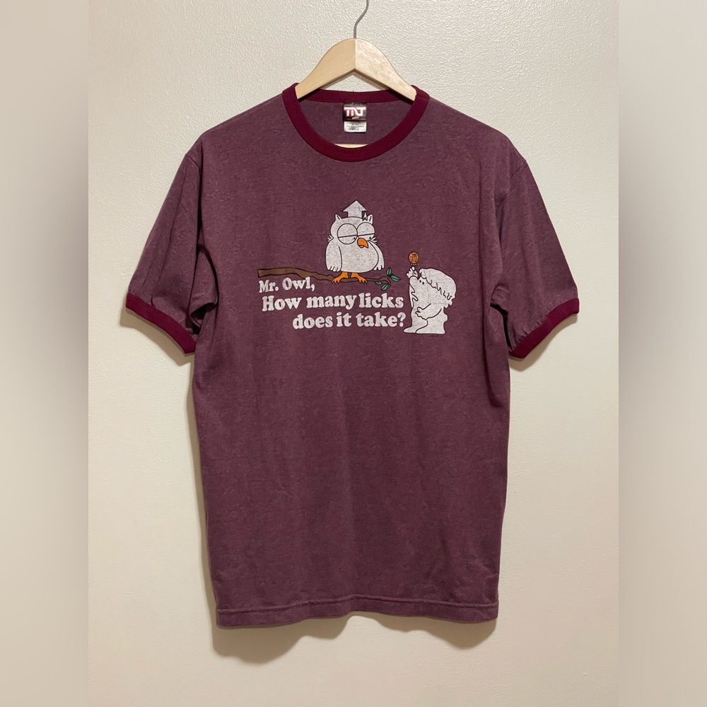 TNT tootsie roll owl graphic tee